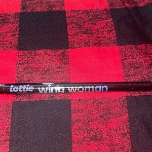 Lottie wing women eye liner